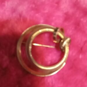 Chic Gold-Tone Circular Brooch